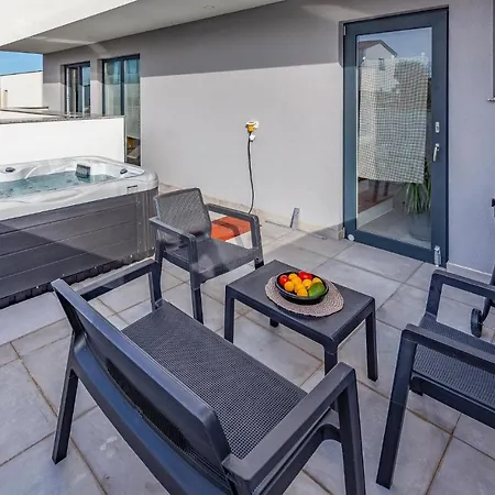 Ferienhaus Amazing In Volme With Jacuzzi *