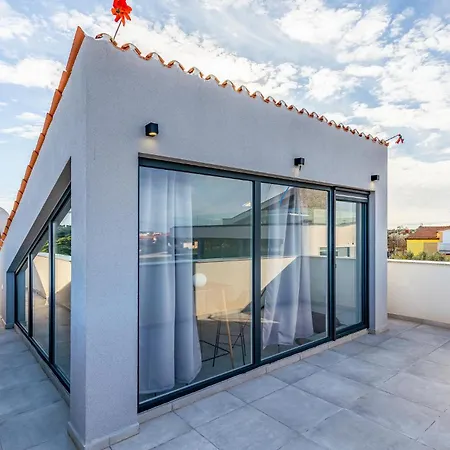 Ferienhaus Amazing In Volme With Jacuzzi Pomer